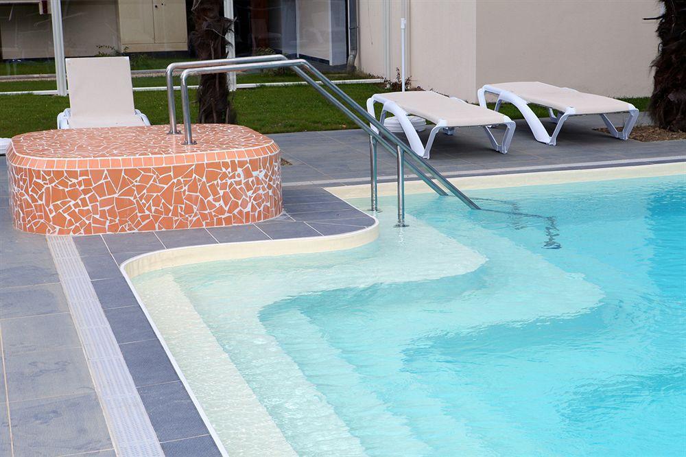 Comfort Aparthotel Lourdes L'Acacia Exterior foto